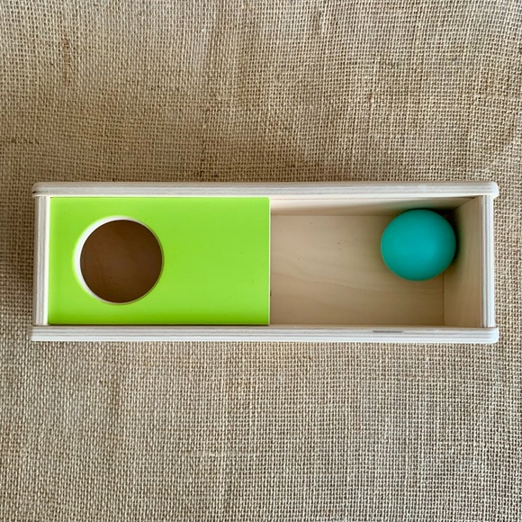 LOVEVERY Hide and Seek Ball Balance Toy from The Thinker Playkit 11-12 Months - Picture 10 of 12